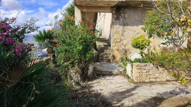 Вилла в Кальтаджироне