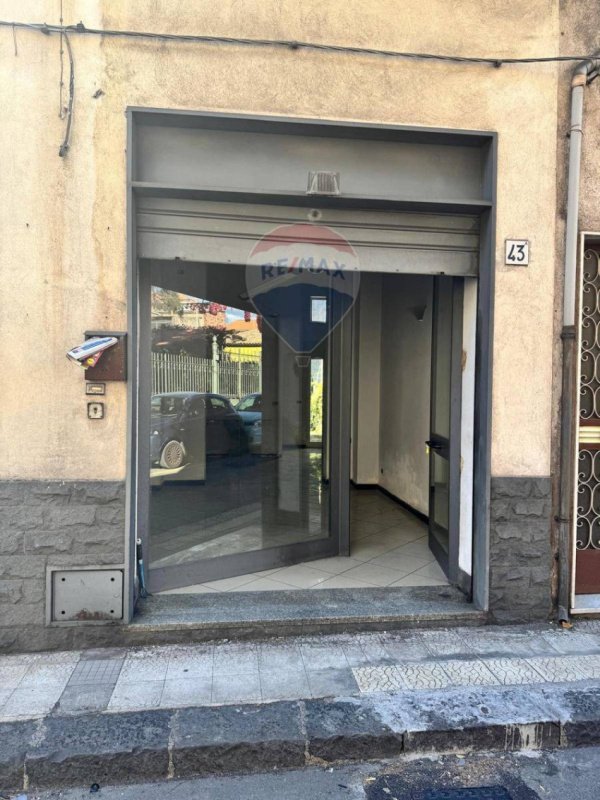 Immobile commerciale a San Giovanni la Punta