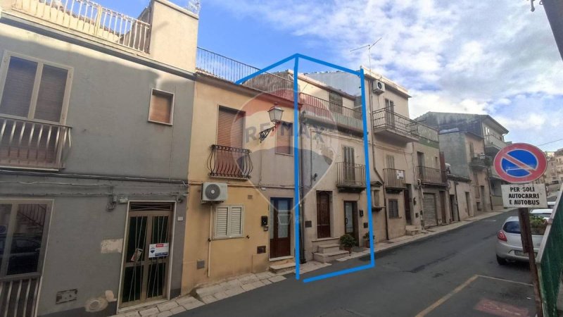 Особняк в Киарамонте-Гульфи