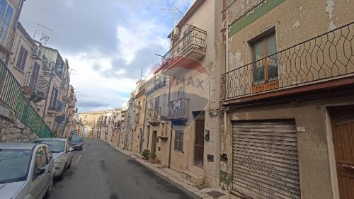 Особняк в Киарамонте-Гульфи