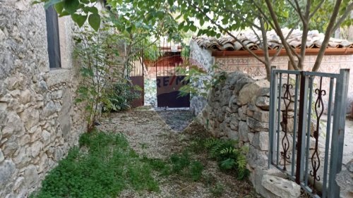 基亚拉蒙特古尔菲乡间房屋