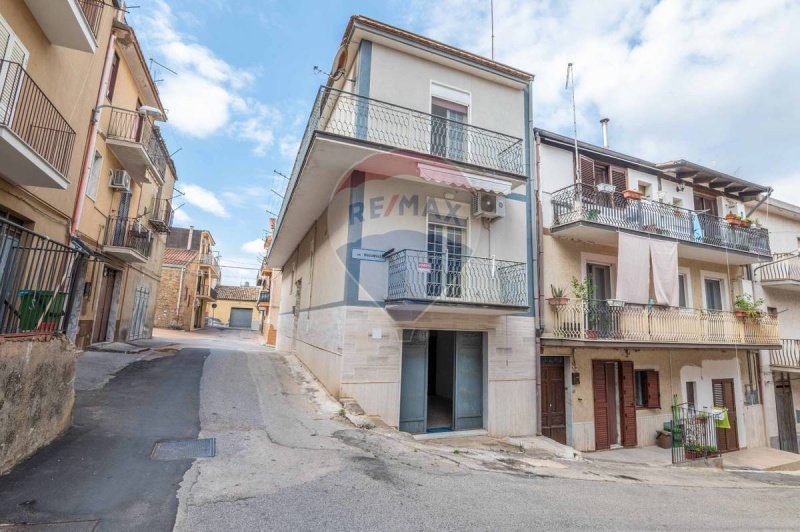 Casa semi indipendente a Mirabella Imbaccari