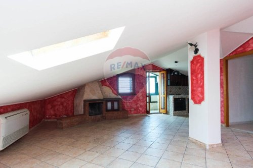 Zolderkamer in Aci Catena