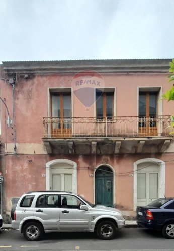 Casa indipendente a Fiumefreddo di Sicilia