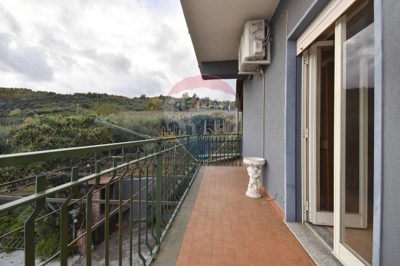 Half-vrijstaande woning in Milo