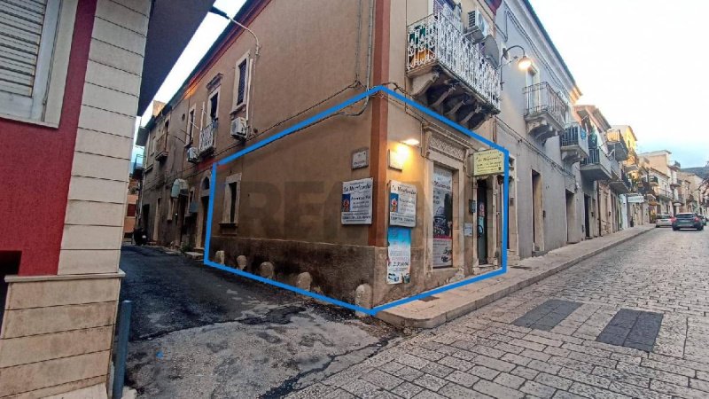 Zakelijk onroerend goed in Comiso