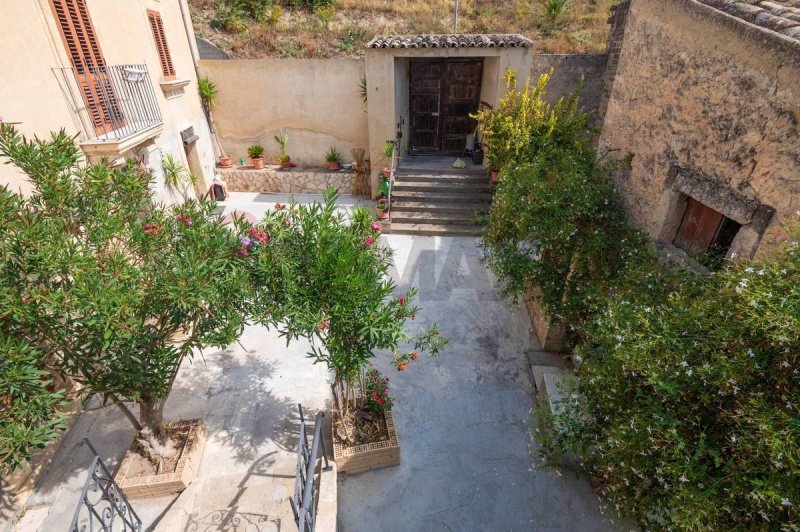 Maison individuelle à Mineo