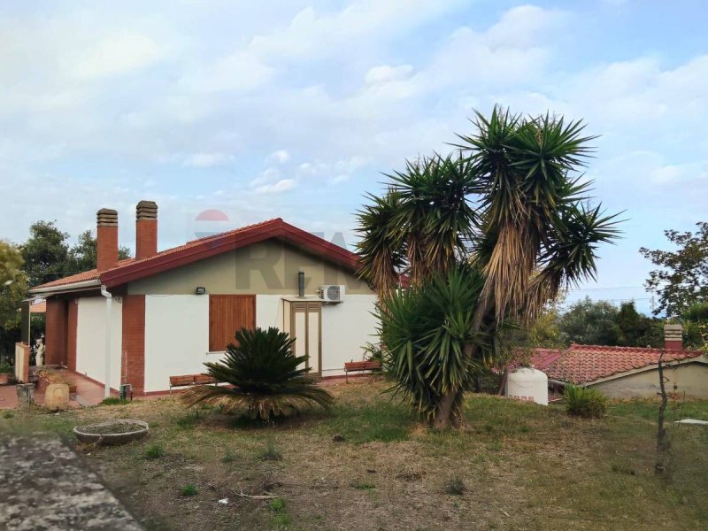 Вилла в Ачиреале