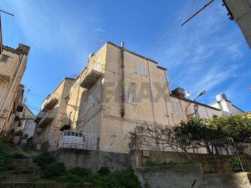 Casa independente em Aragona