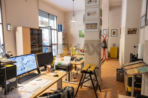 Kommersiell byggnad i Catania