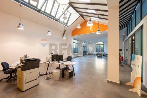 Kommersiell byggnad i Milano