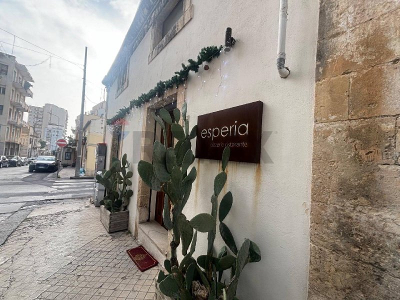 Zakelijk onroerend goed in Noto