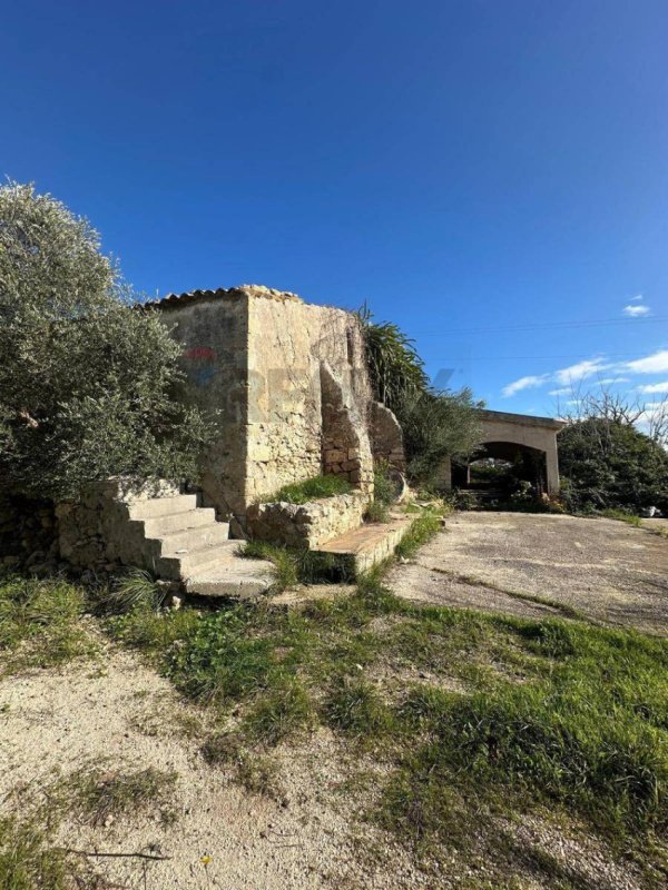 Country house in Noto