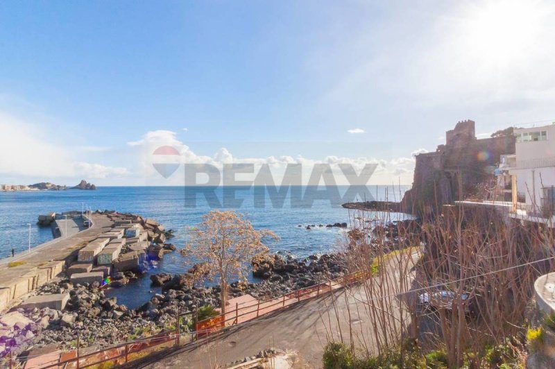 Vrijstaande woning in Aci Castello