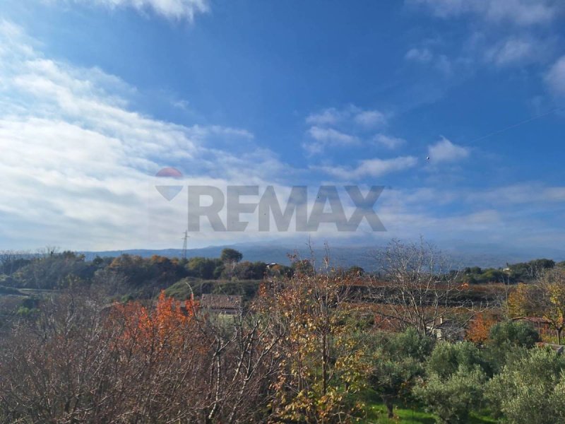 皮耶迪蒙特-埃特内奥半独立房屋