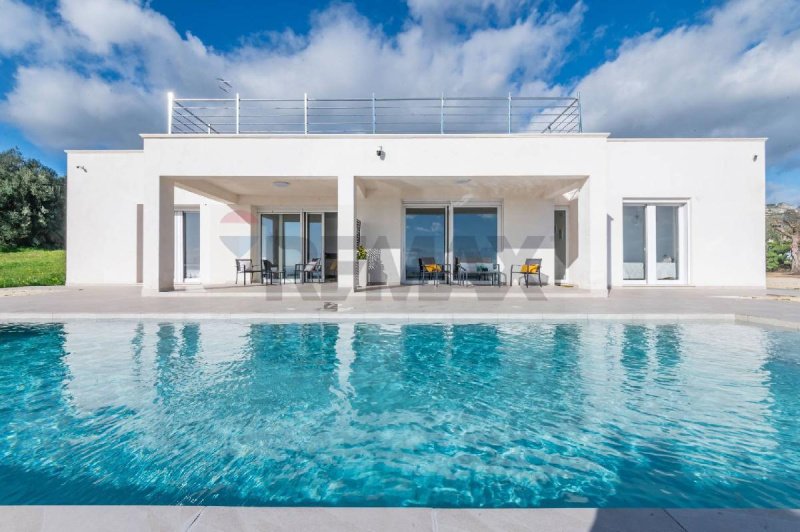 3 Bedrooms Villa for sale in Avola [798700] | Gate-away®