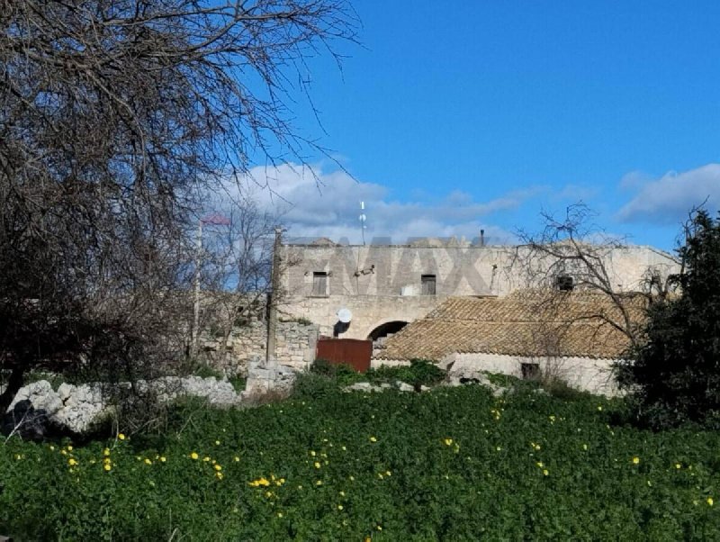 10 Bedrooms Country house for sale in Rosolini [798701] | Gate-away®