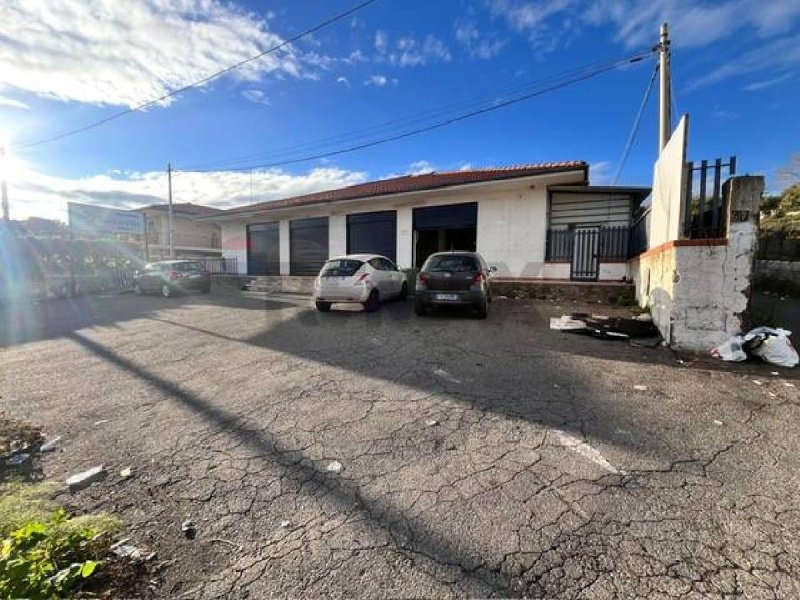 Zakelijk onroerend goed in Misterbianco