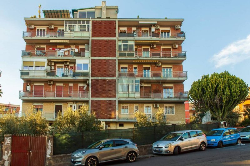 Local commercial à Gravina di Catania