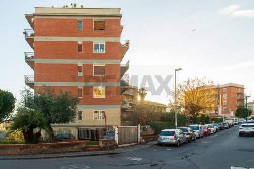 Immobile commerciale a Gravina di Catania