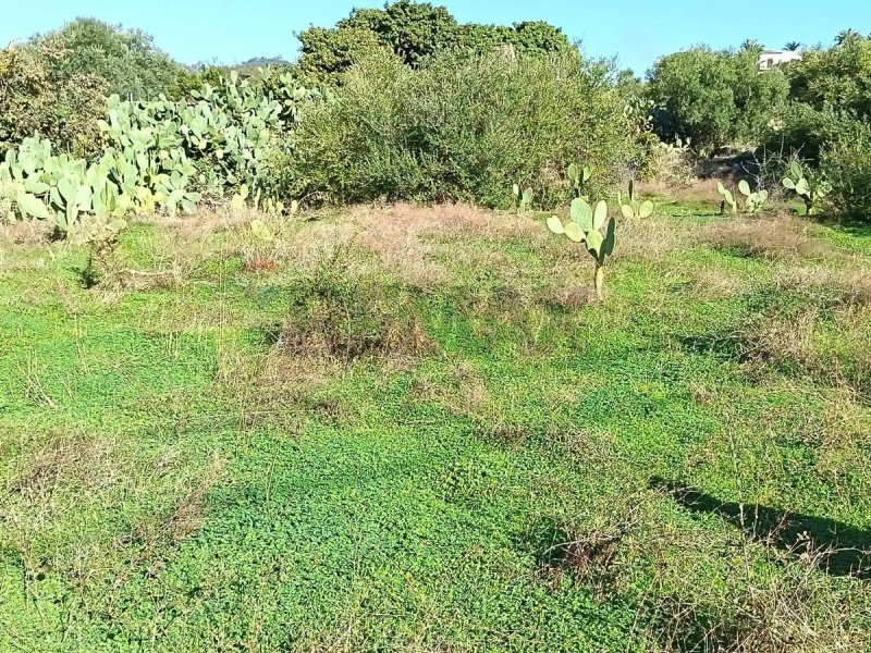 Building plot in Aci Castello