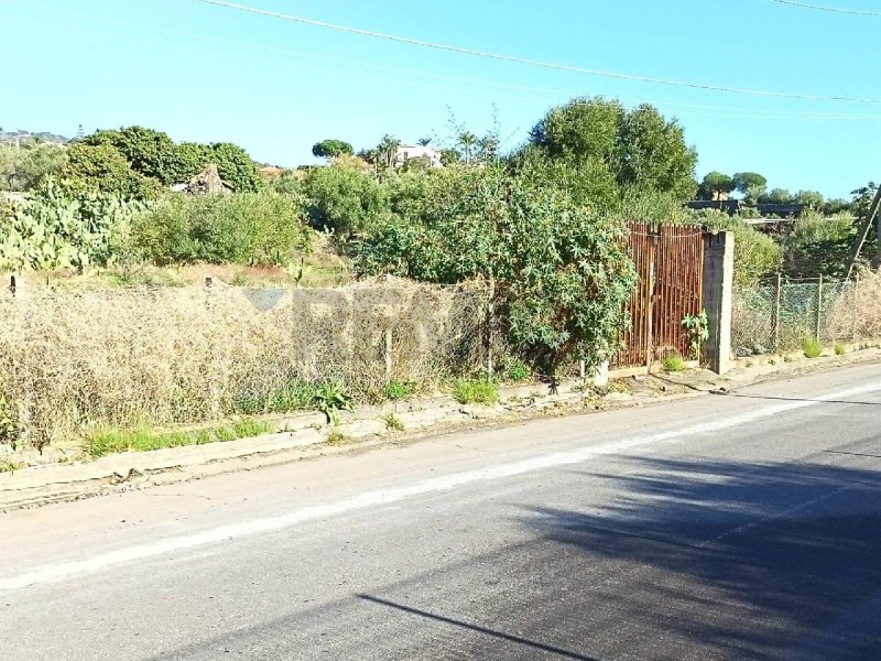 Building plot in Aci Castello