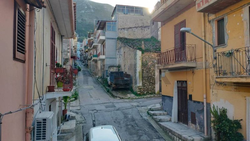 Особняк в Сан-Джузеппе-Ято