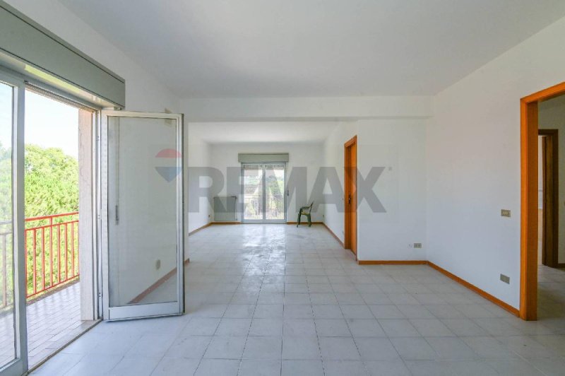 卡尔塔吉罗内公寓