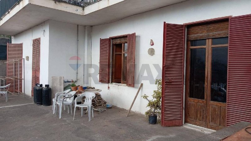 Half-vrijstaande woning in Catanië