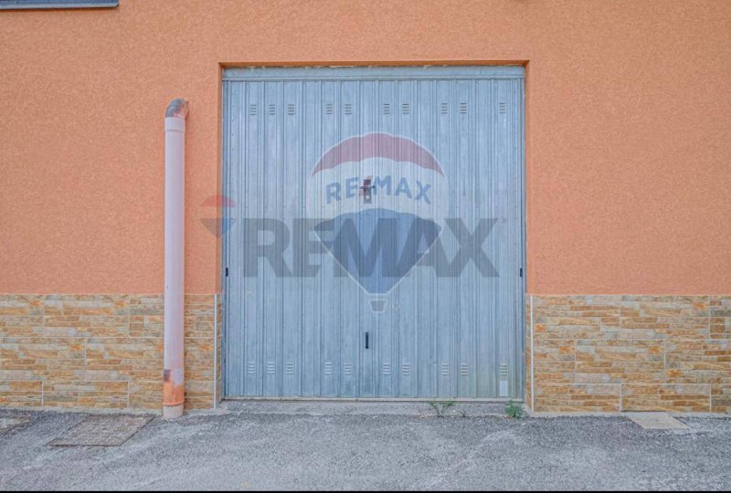 卡尔塔吉罗内公寓