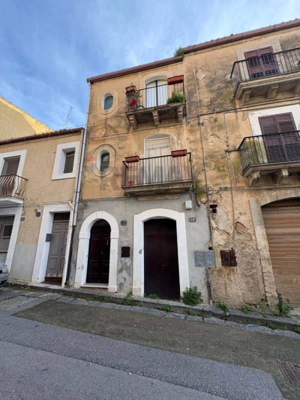 卡尔塔吉罗内独栋房屋