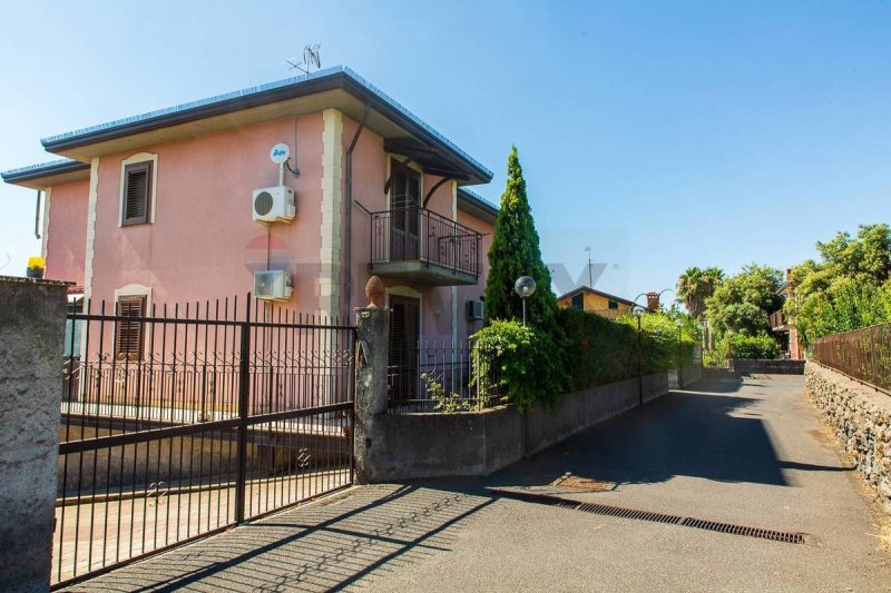 Maison jumelée à Trecastagni