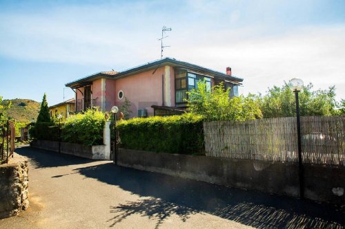 特雷卡斯塔尼半独立房屋