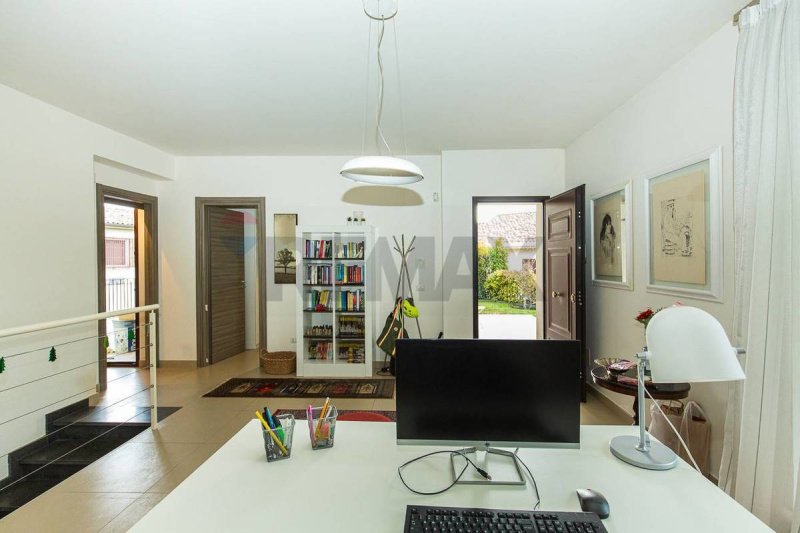 Terraced house in Pedara