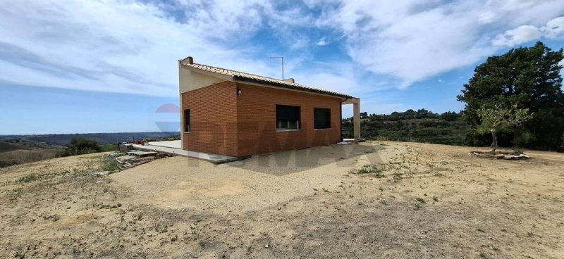 Вилла в Кальтаджироне