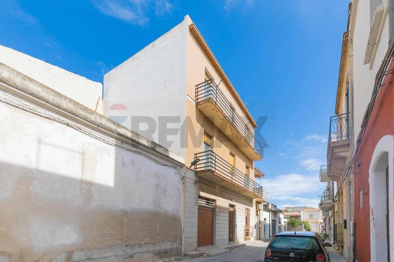 Особняк в Авола