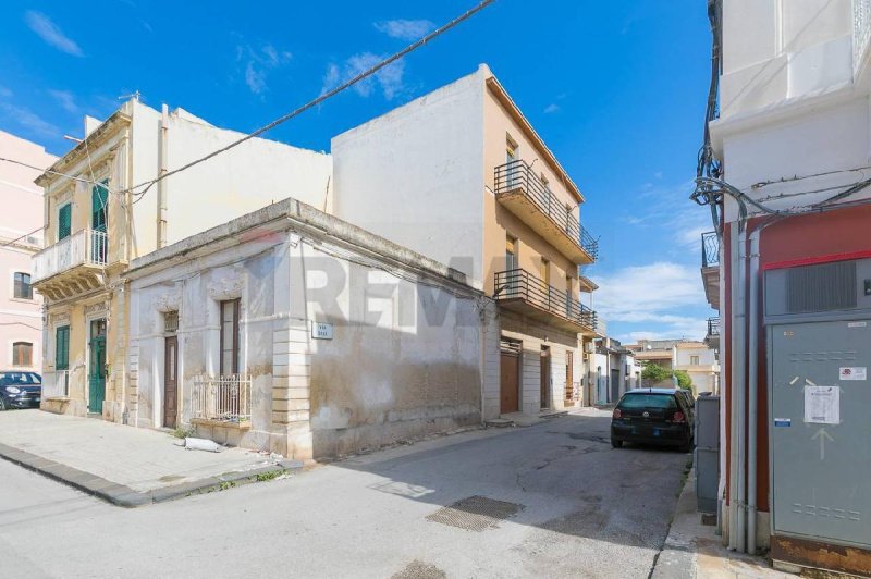 Особняк в Авола