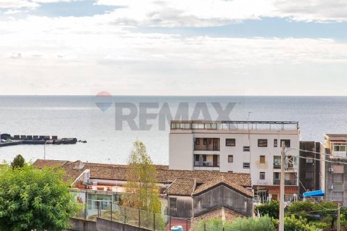 Особняк из двух квартир в Ачиреале