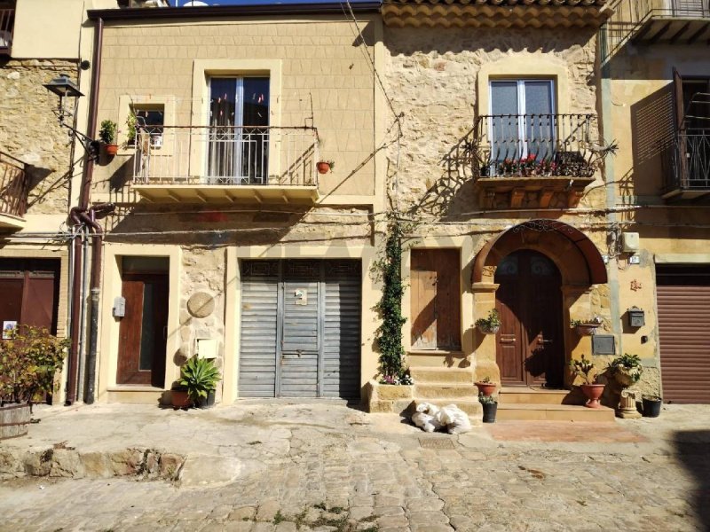 3 Bedrooms Detached house for sale in Piazza Armerina [805532] | Gate-away®