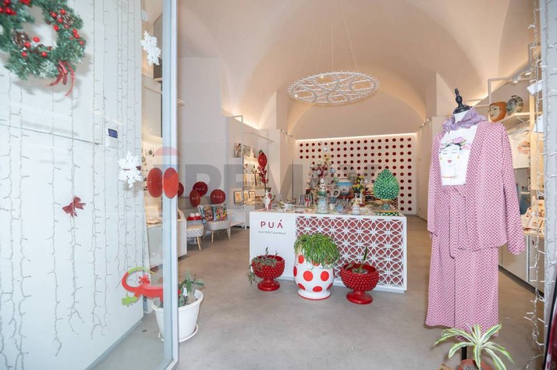 Коммерческая недвижимость в Кальтаджироне