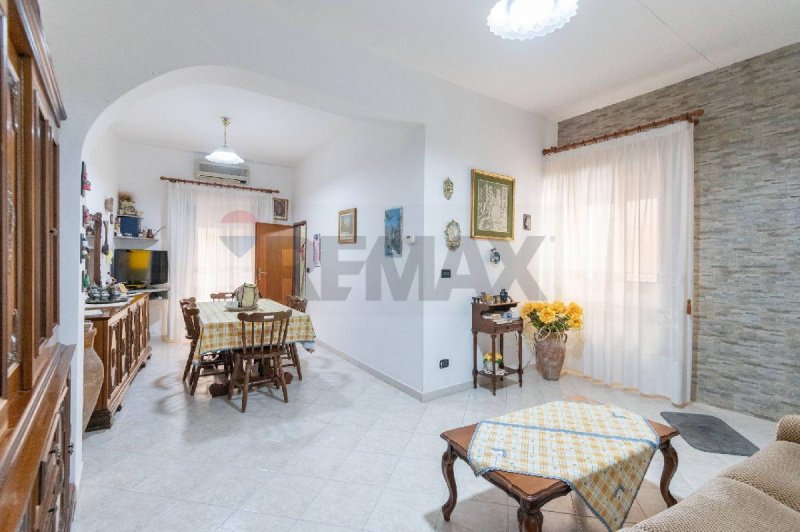 卡尔塔吉罗内半独立房屋