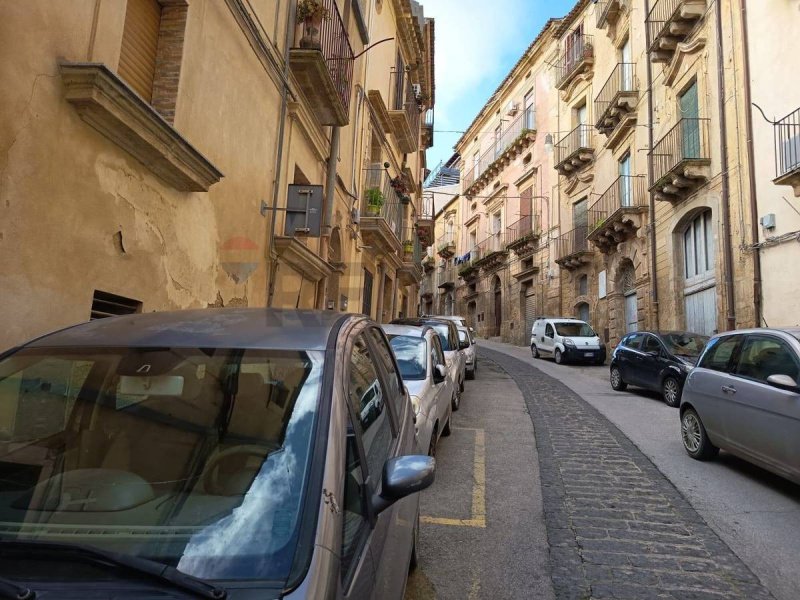 Vrijstaande woning in Caltagirone