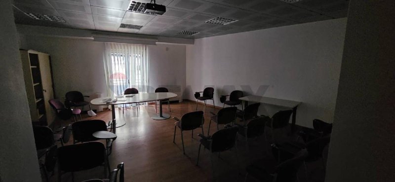 Kommersiell byggnad i Messina