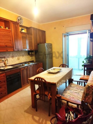 Apartamento em Aci Catena
