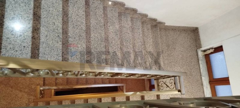 Особняк из двух квартир в Лингуаглосса