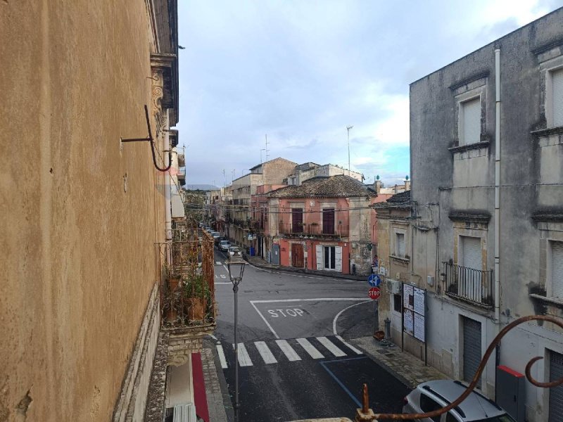 Особняк из двух квартир в Сортино