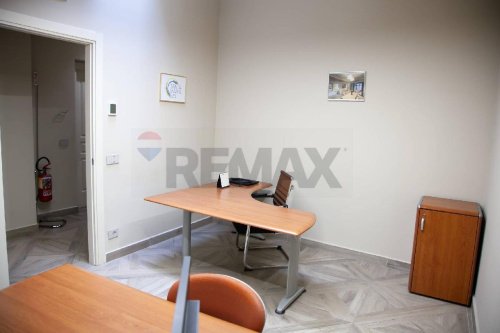 Kommersiell byggnad i San Giovanni la Punta