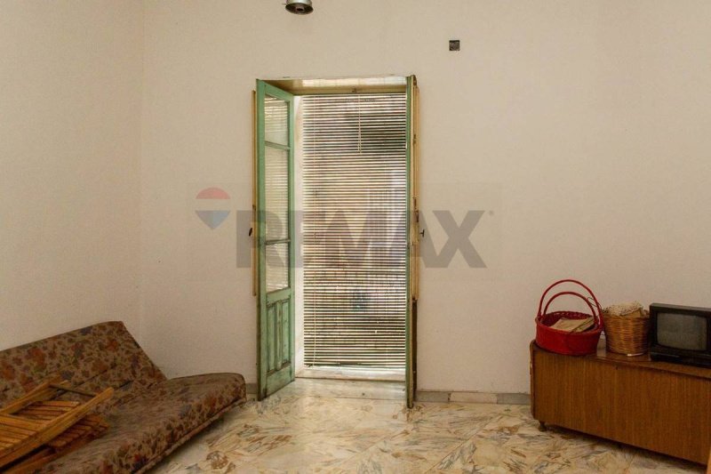 Особняк из двух квартир в Лентини