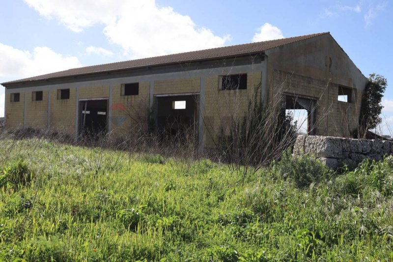 Zakelijk onroerend goed in Ragusa