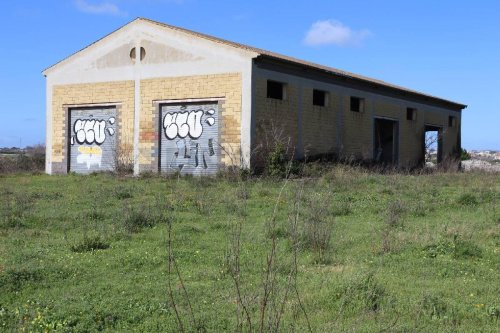 Kommersiell byggnad i Ragusa